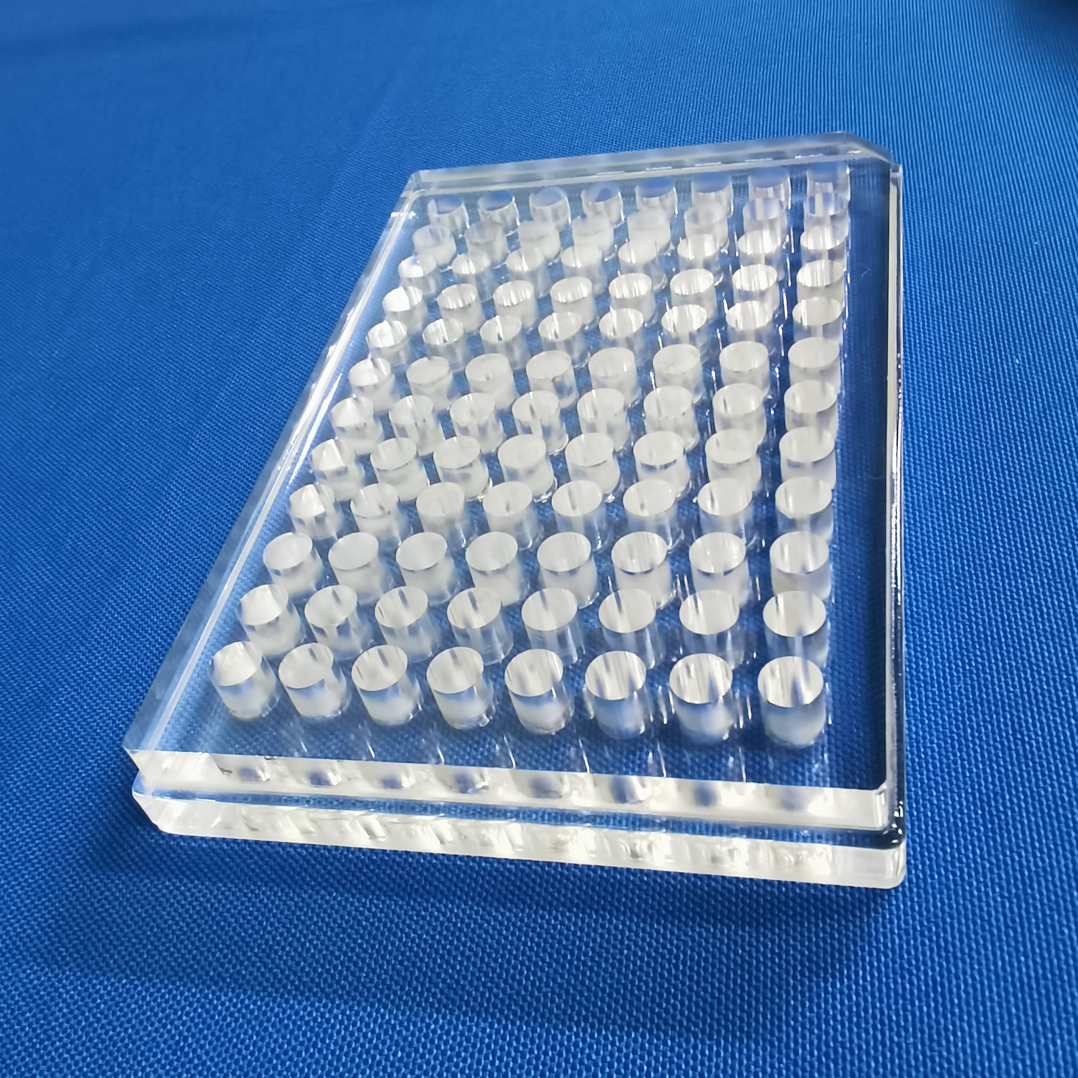 Bendrosios standartinės kvarcinio stiklo UV 96 šulinių plokštės 96 šulinių mikroplokštės 96 daugiasluoksnės plokštės NAUJAS 04