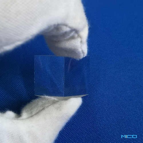 JGS1-Synthetic-Quartz-Glass-Prizma -_- E hlophisitsoeng-Quartz-Optical-Prism -_- Triangle-Quartz-Glass-with-High-Precision-01