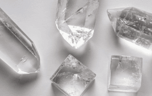 Differences between quartz crystal and quartz glass
