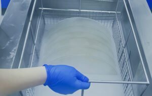 How to Clean Quartz Plates- Methods and Key Precautions